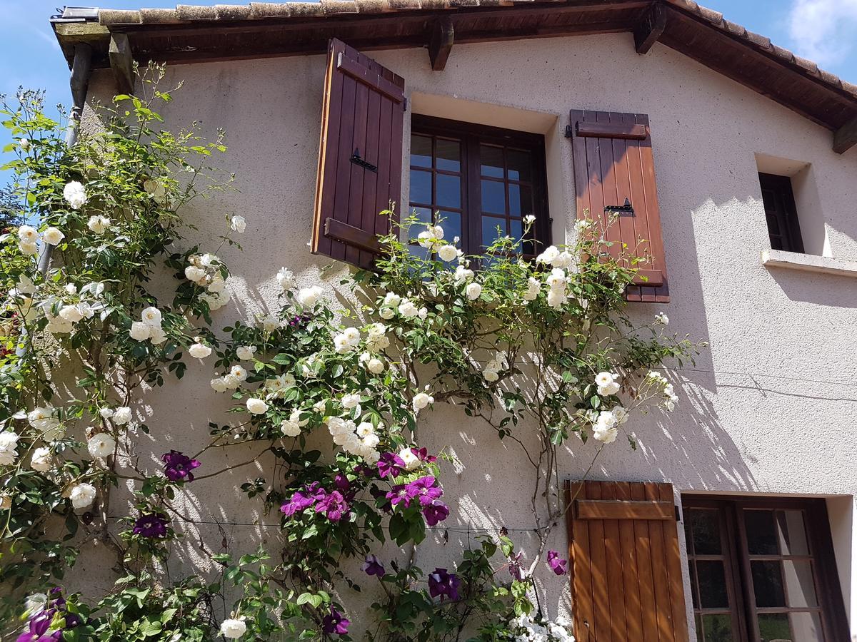 Le Moulin De Charin Bed & Breakfast La Pommeraie-sur-Sèvre Екстериор снимка